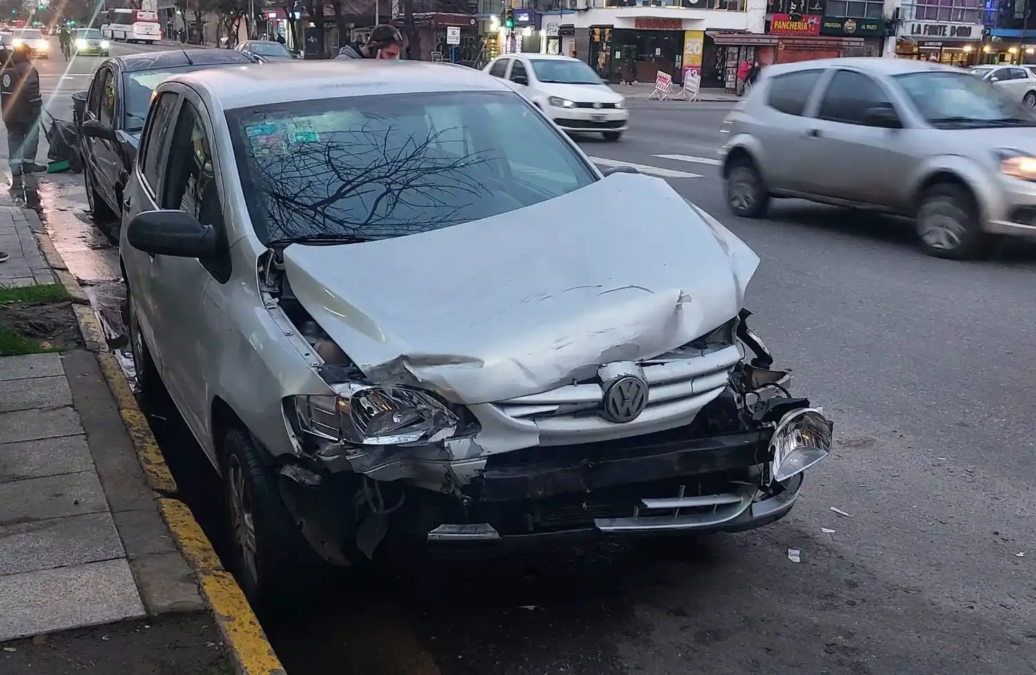 Afortunadamente no hubo que lamentar heridos tras el fuerte impacto.