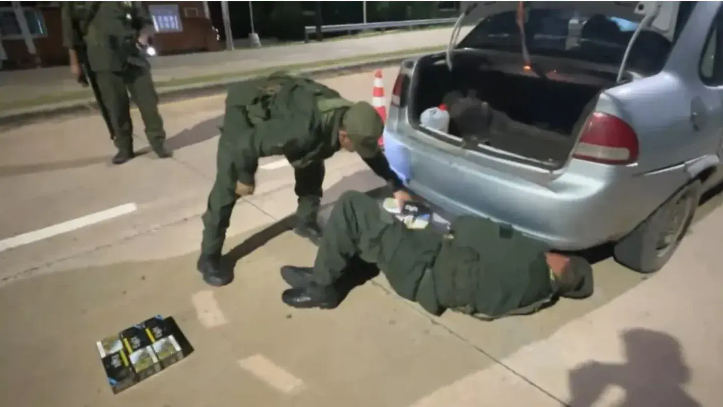 Gendarmería incautó cigarrillos de contrabando ocultos en un vehículo