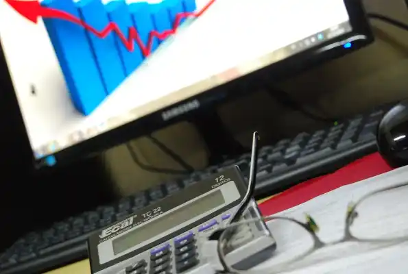 Por los pedidos de aumentos salariales evalúan una reforma tributaria