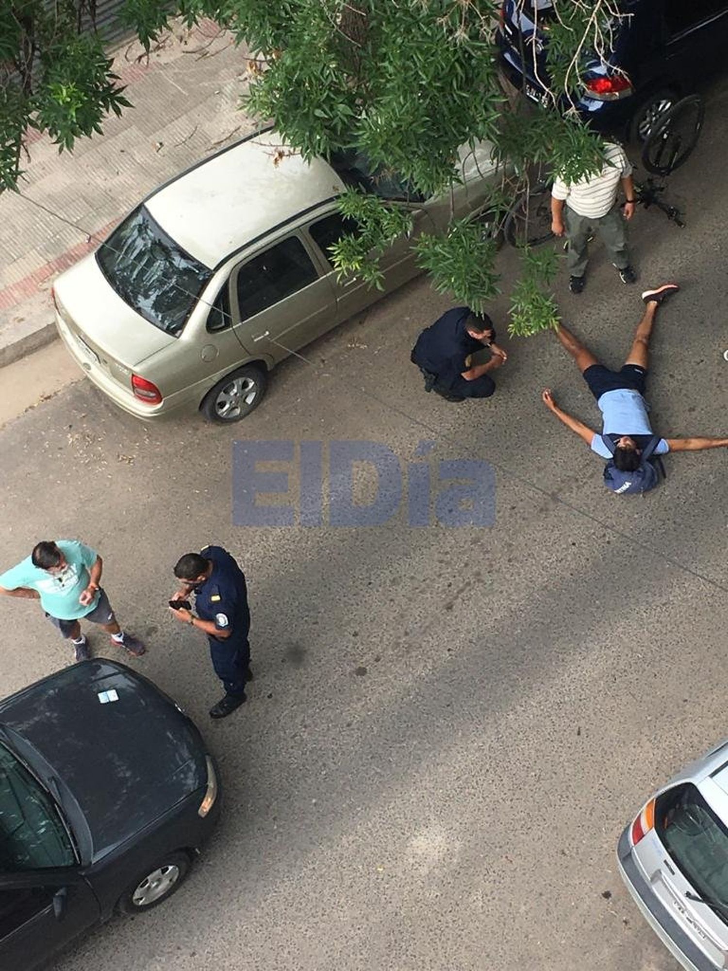 Accidente en el centro: el ciclista hospitalizado resultó con lesiones leves