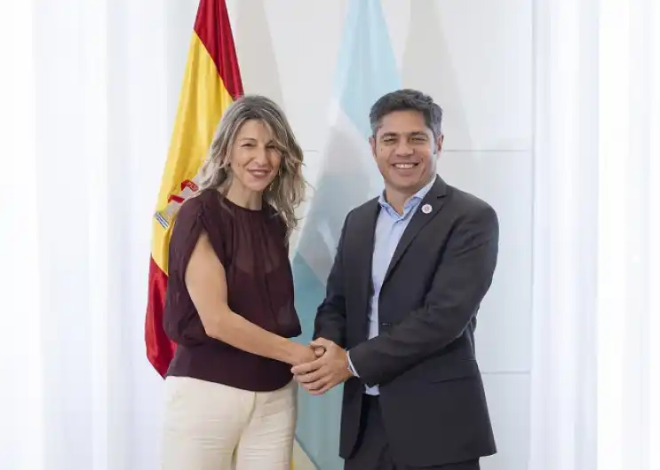 Kicillof con la vicepresidenta segunda del Gobierno de España, Yolanda Díaz