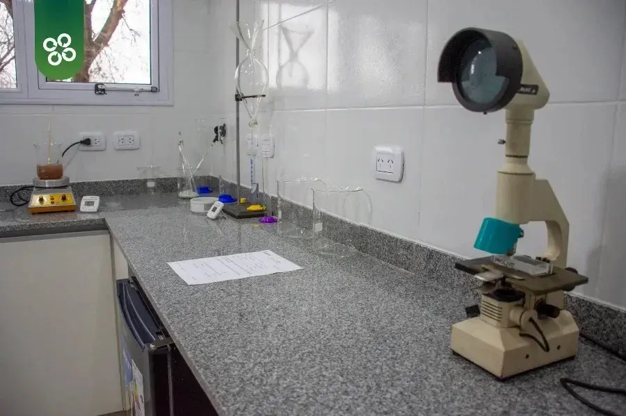 El nuevo laboratorio del Centro de Zoonosis permitirá procesar más muestras de triquinosis y entregar los resultados el mismo día.