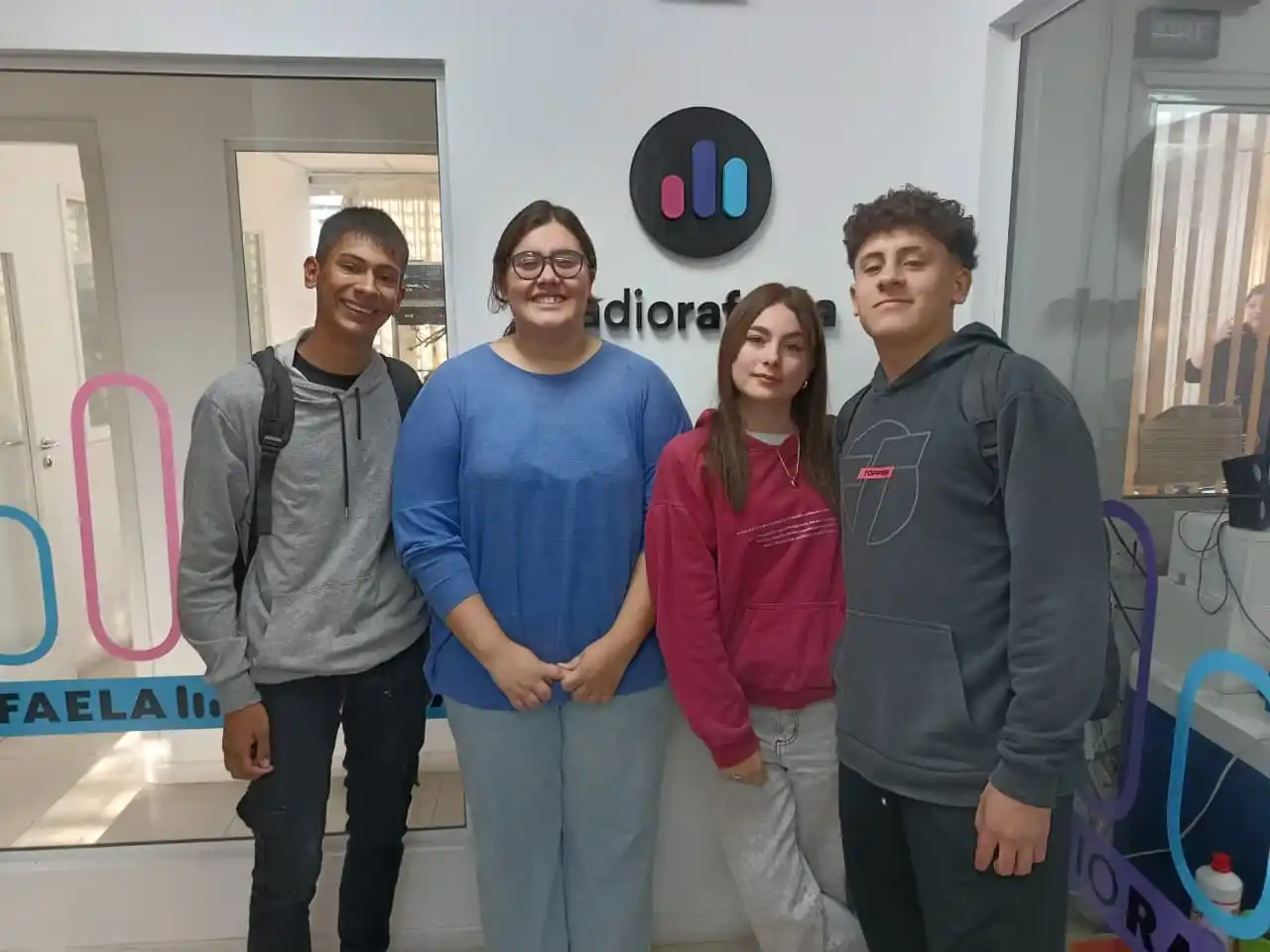 Marcos, Isaías, Sofía y Nadina - estudiantes de la Escuela Educación Secundaria Orientada Nº 505 "Mahatma Ghandi" Concejo Joven: proponen fortalecer las actividades en los playones deportivos barriales - 2