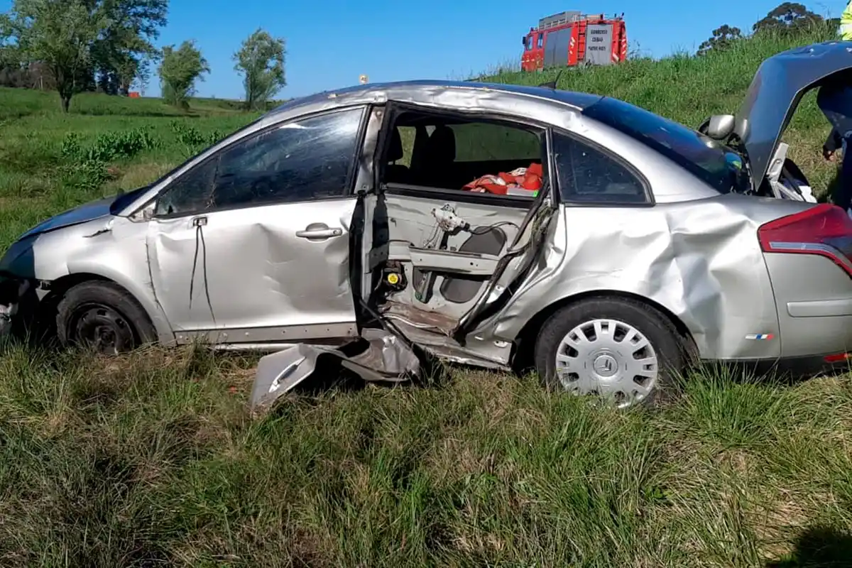 Dos mujeres ilesas tras un vuelco en la Autovía 14, a la altura de Ceibas