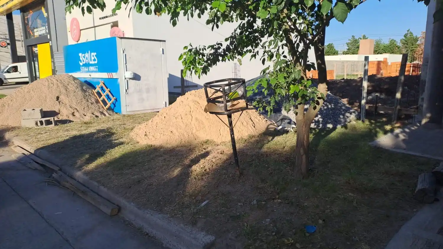 Intensifican controles en obras privadas para garantizar la seguridad peatonal.
