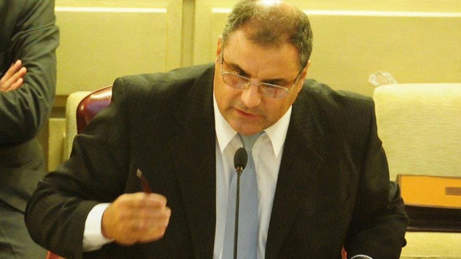 Ex diputado se convirtió en chofer de Uber por falta de trabajo