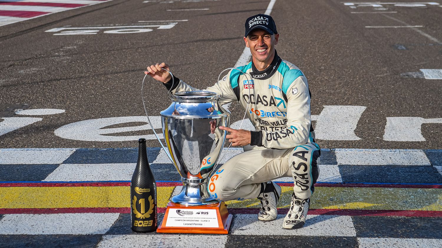 Leonel Pernía y una marca que sólo tienen siete pilotos