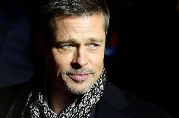 Estás igual: furor por un albañil que es idéntico a Brad Pitt