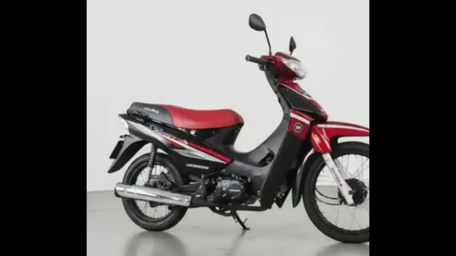 Una moto Gilera le robaron a una mujer en la calle Maestro Reyna.