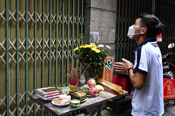 INCENDIO en Vietnam deja más de 50 muertos