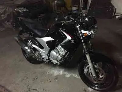 Trató de escapar de los policías a bordo de una moto que fue sustraída