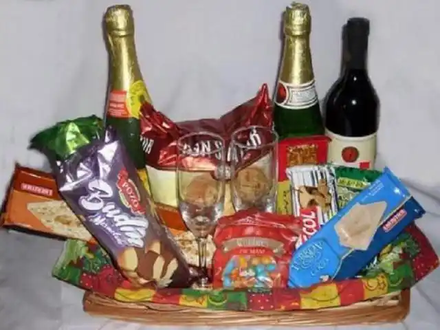 Se ponen en vigencia dos canastas familiares navideñas gestionadas por el Gobierno provincial