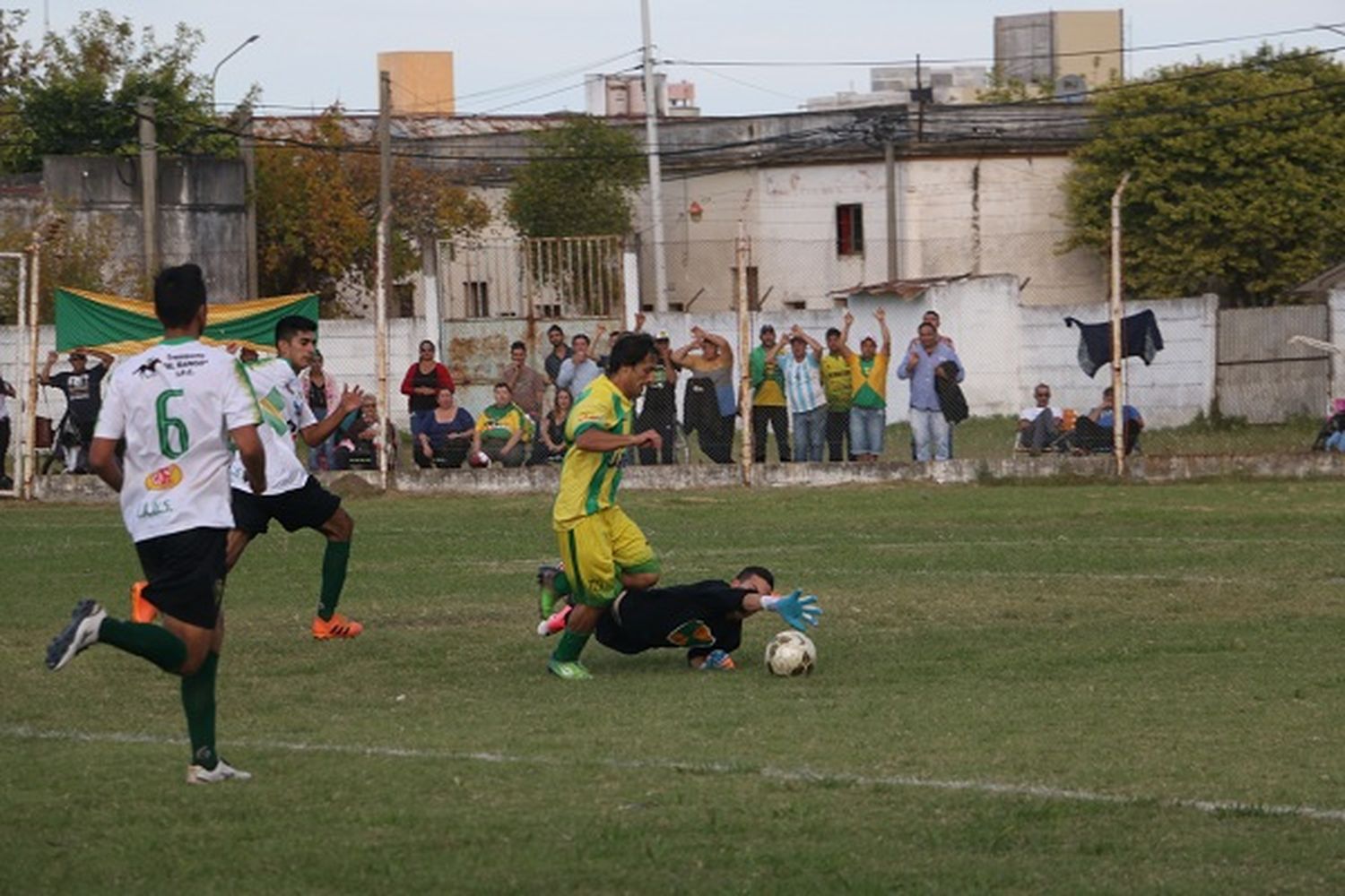 Sarmiento venció a Unión y manda con puntaje ideal en la División A