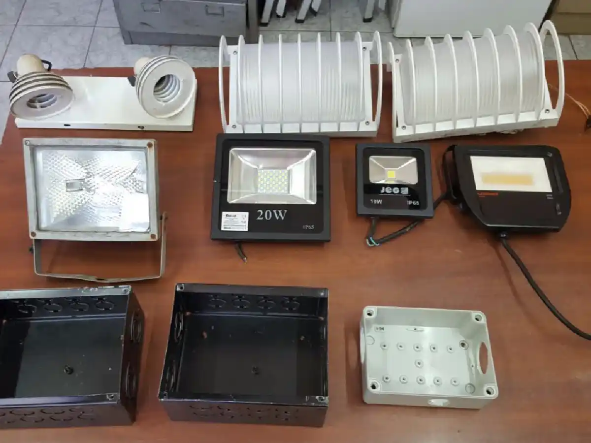 Allanan casa del detenido y secuestran reflectores robados al Teatro Mayo y comercios 