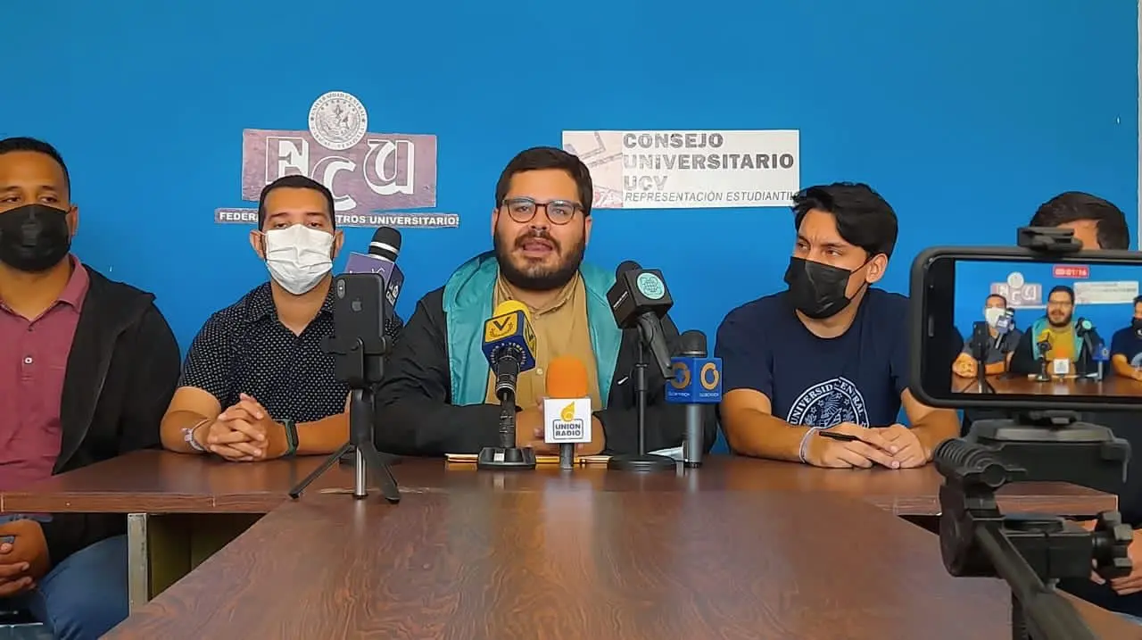 Estudiantes NO PERMITIRÁN que Maduro MILITARICE la UCV