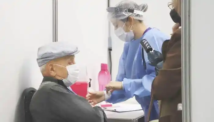 Consideran que es posible diferir hasta tres meses la segunda dosis sin afectar la inmunidad