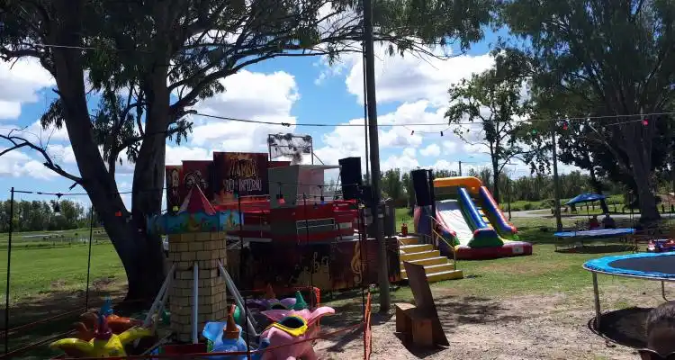 Después de la polémica, abrió el parque de diversiones