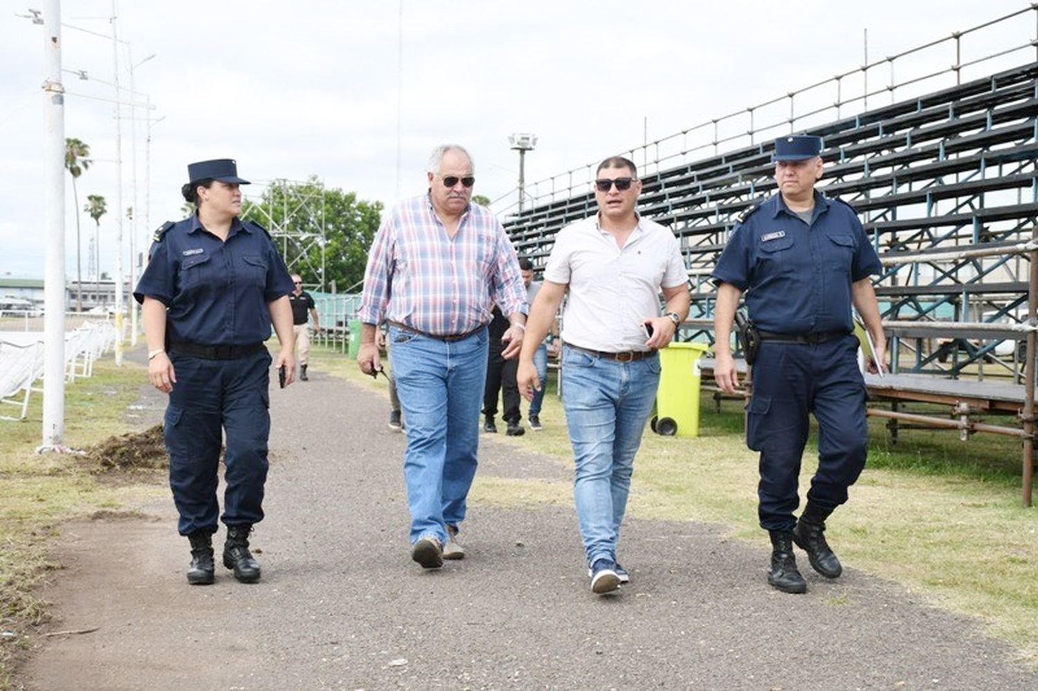  Autoridades municipales recorrieron el predio junto a la policía de Entre Ríos