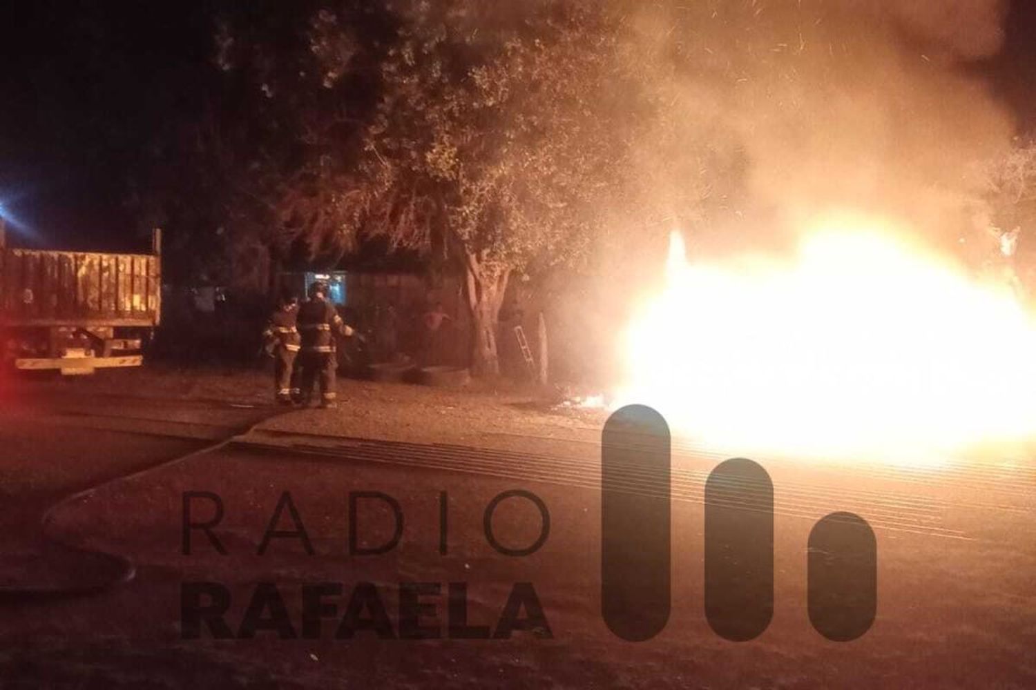 Trabajo de Bomberos durante la madrugada