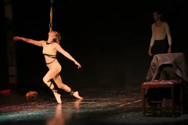 Clínica de aéreos a cargo de la Compañía de circo de las Artes