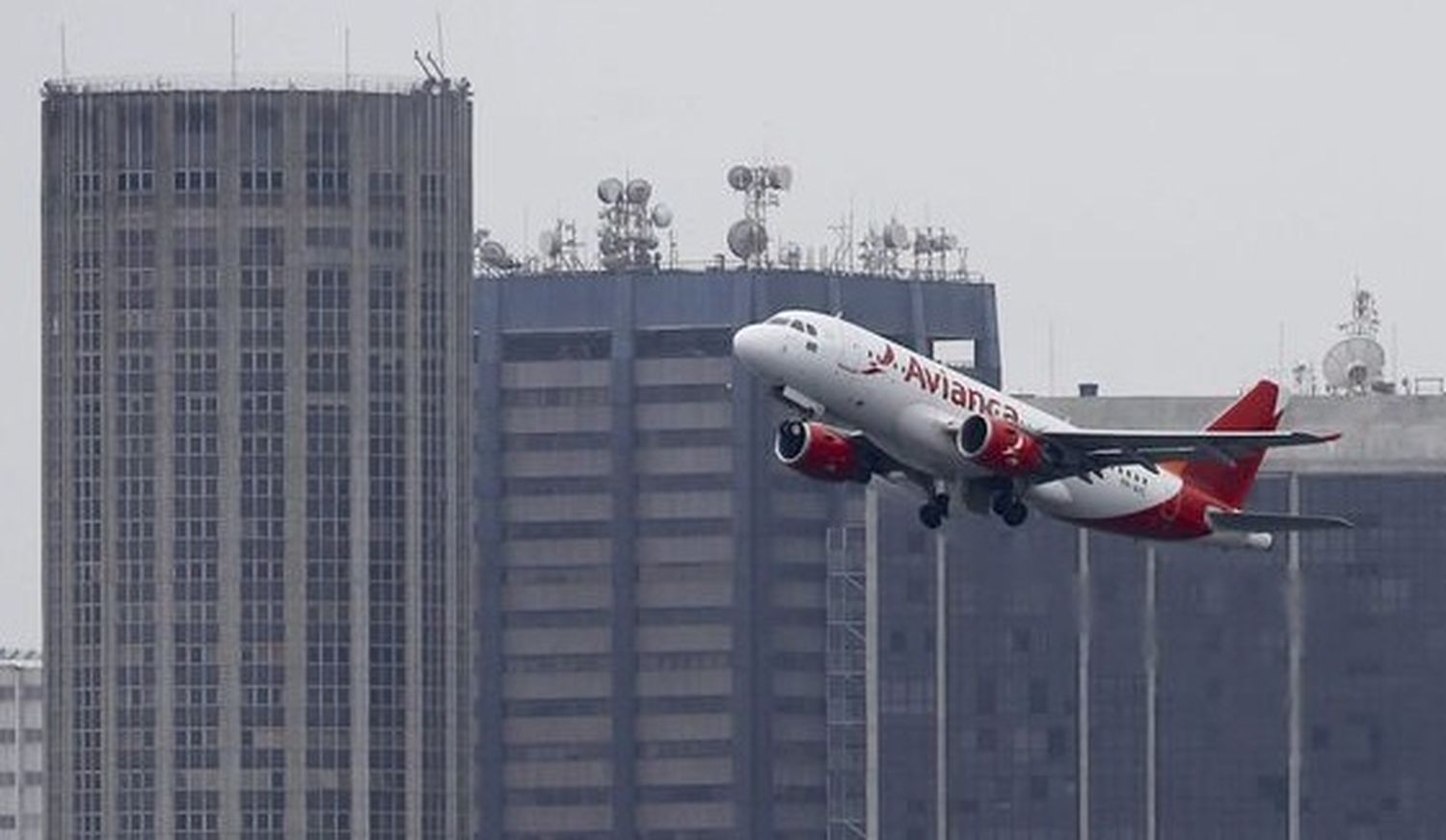 El Gobierno finalmente postergó el ingreso de Avianca al mercado low cost
