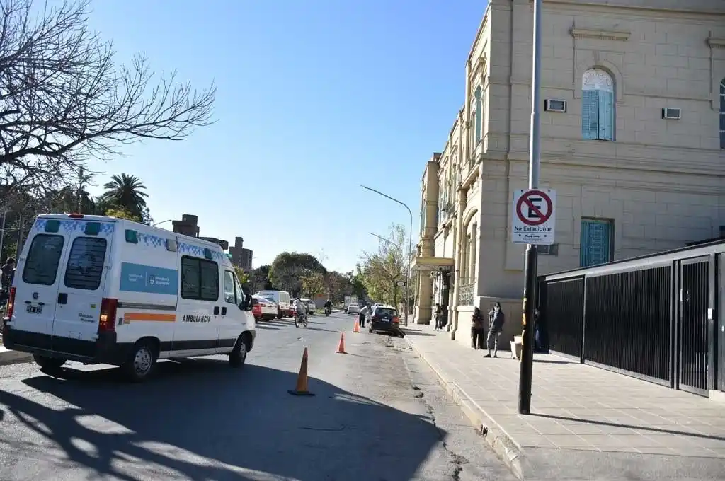 Santa Fe: un hombre se encuentra en grave estado al caer desde gran altura de una obra en construcción
