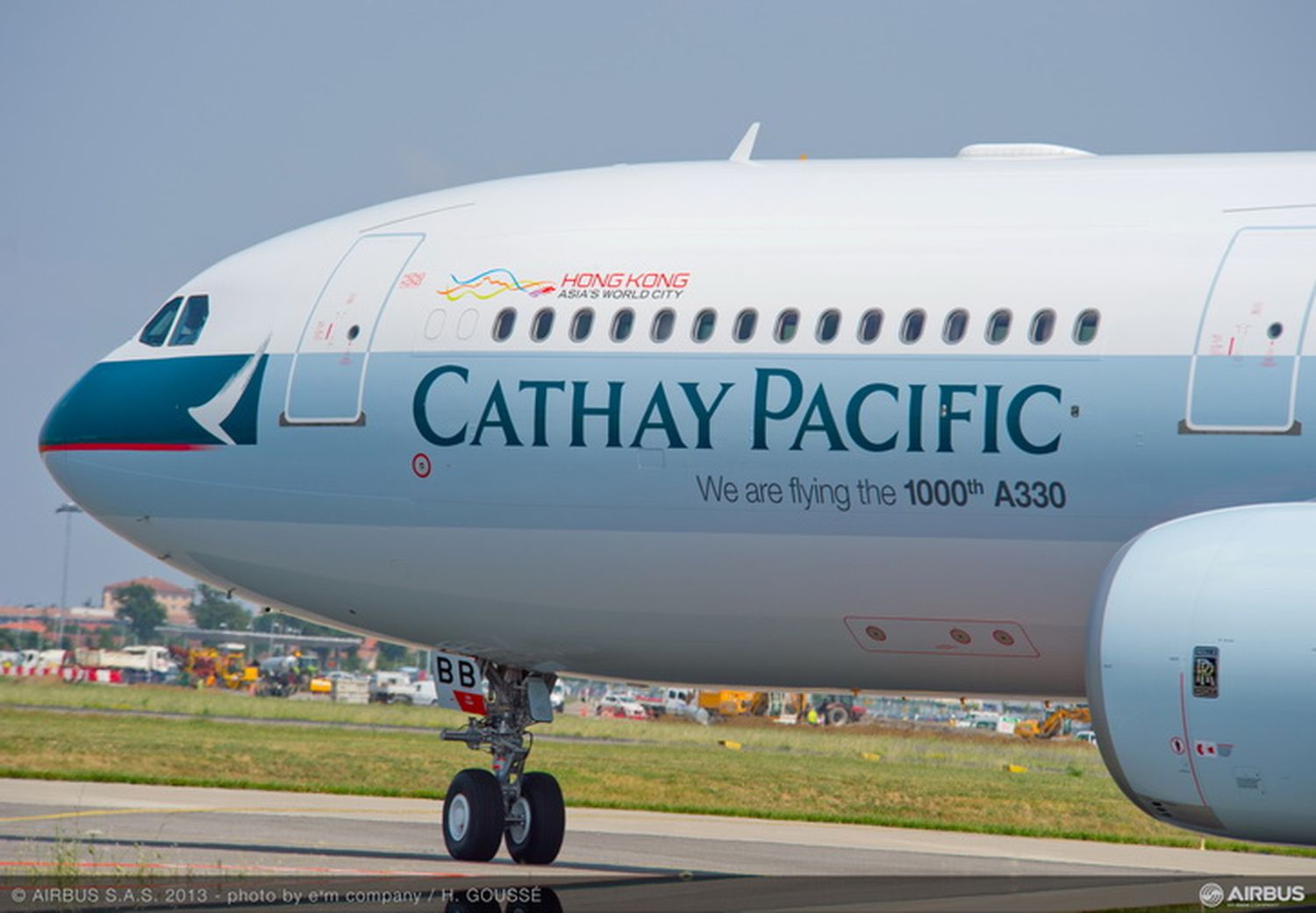 Cathay Pacific despide 8.500 empleados y cierra Cathay Dragon