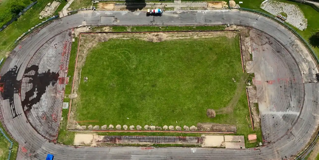 El microestadio y la pista del CAR ya superan el 45%. Foto: Fernando Nicola.