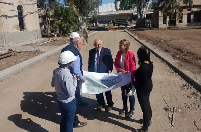 Lifschitz e Irizar recorrieron las obras de la ex Rural y evalúan la construcción de un mega estadio