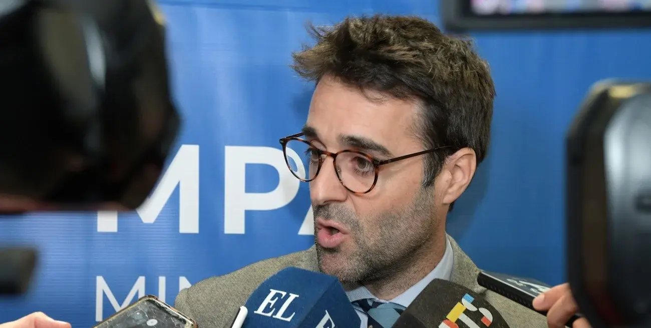 El fiscal Agustín Nigro, en conferencia de prensa. Foto: Guillermo Di Salvatore