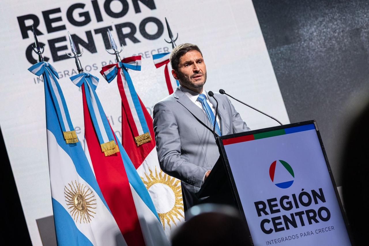 Maximiliano Pullaro asumió en la ciudad de Paraná