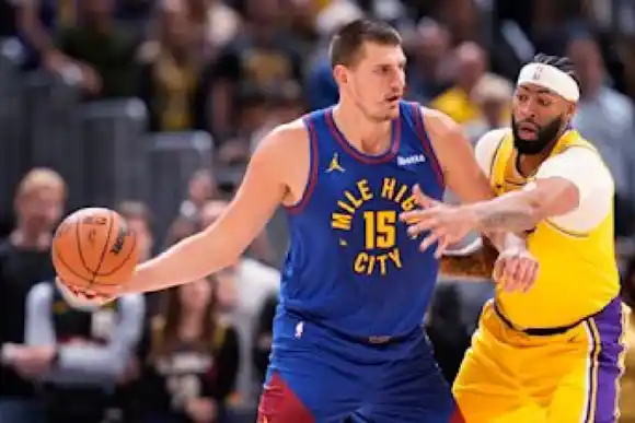 Denver estrenó su título de la NBA con una victoria ante los Lakers