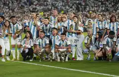 El campeón del mundo lleva su fútbol a Santiago