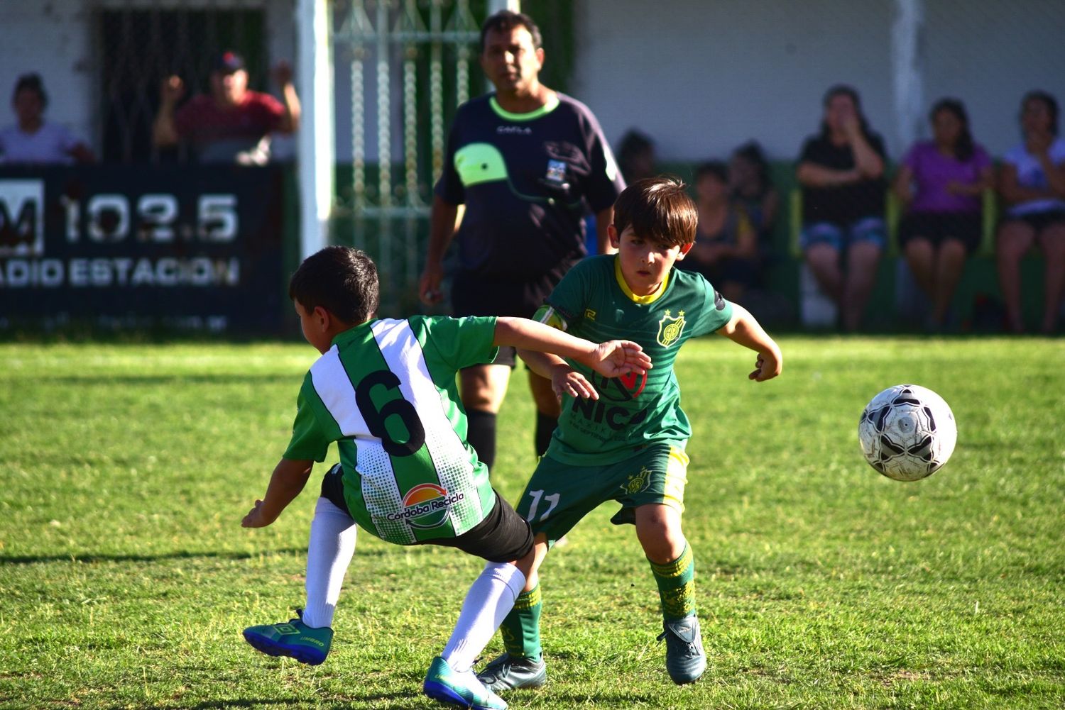 Los niños disfrutarán de otra jornada futbolística