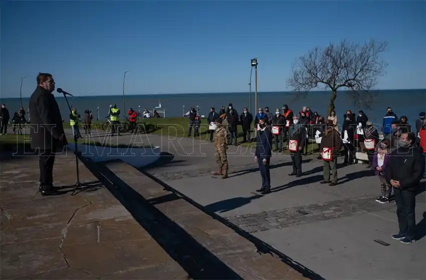 En el homenaje a San Martín, Montenegro apeló al "sacrificio y la solidaridad" del prócer