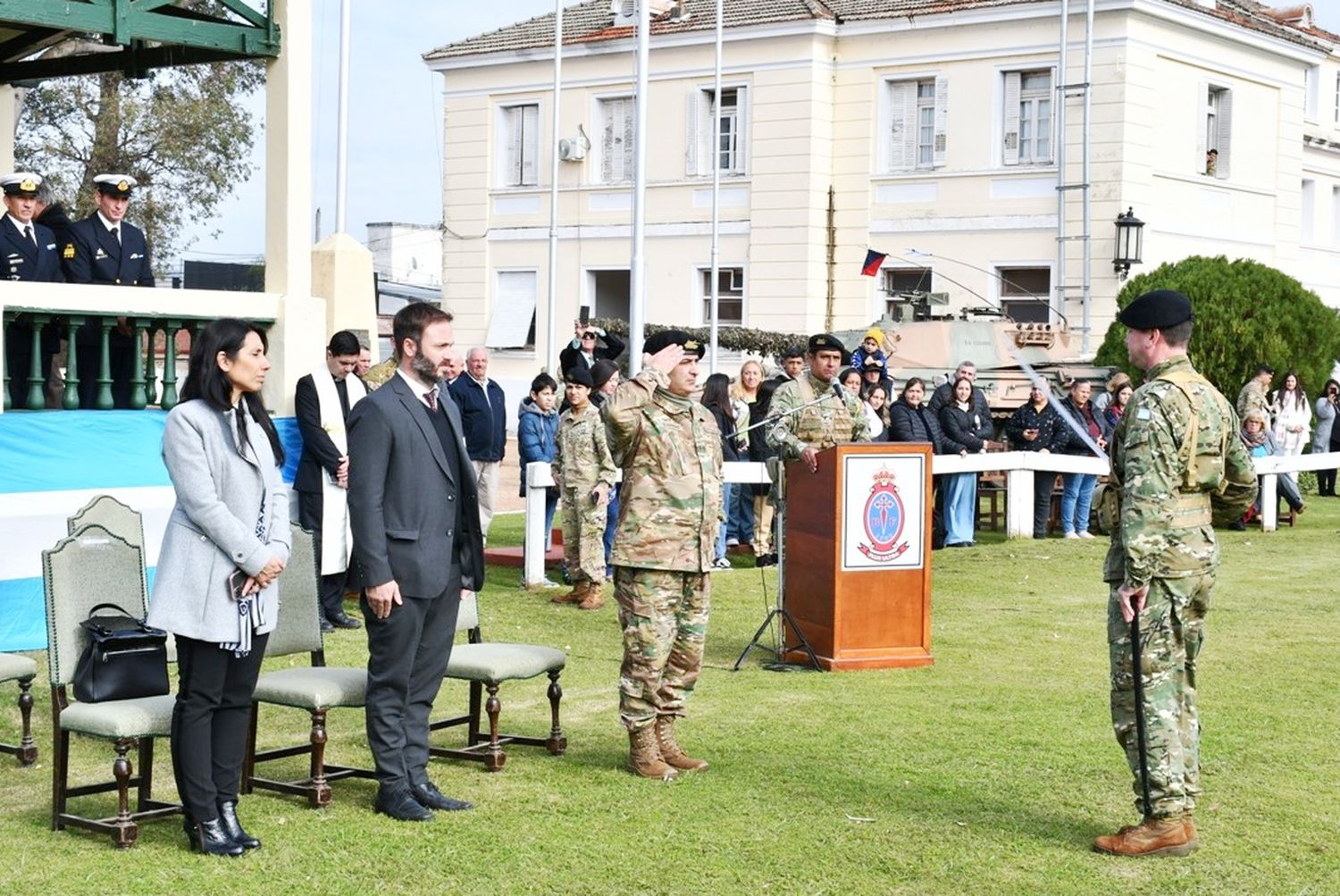 El intendente Azcué participó del acto por el Día del Ejército Argentino