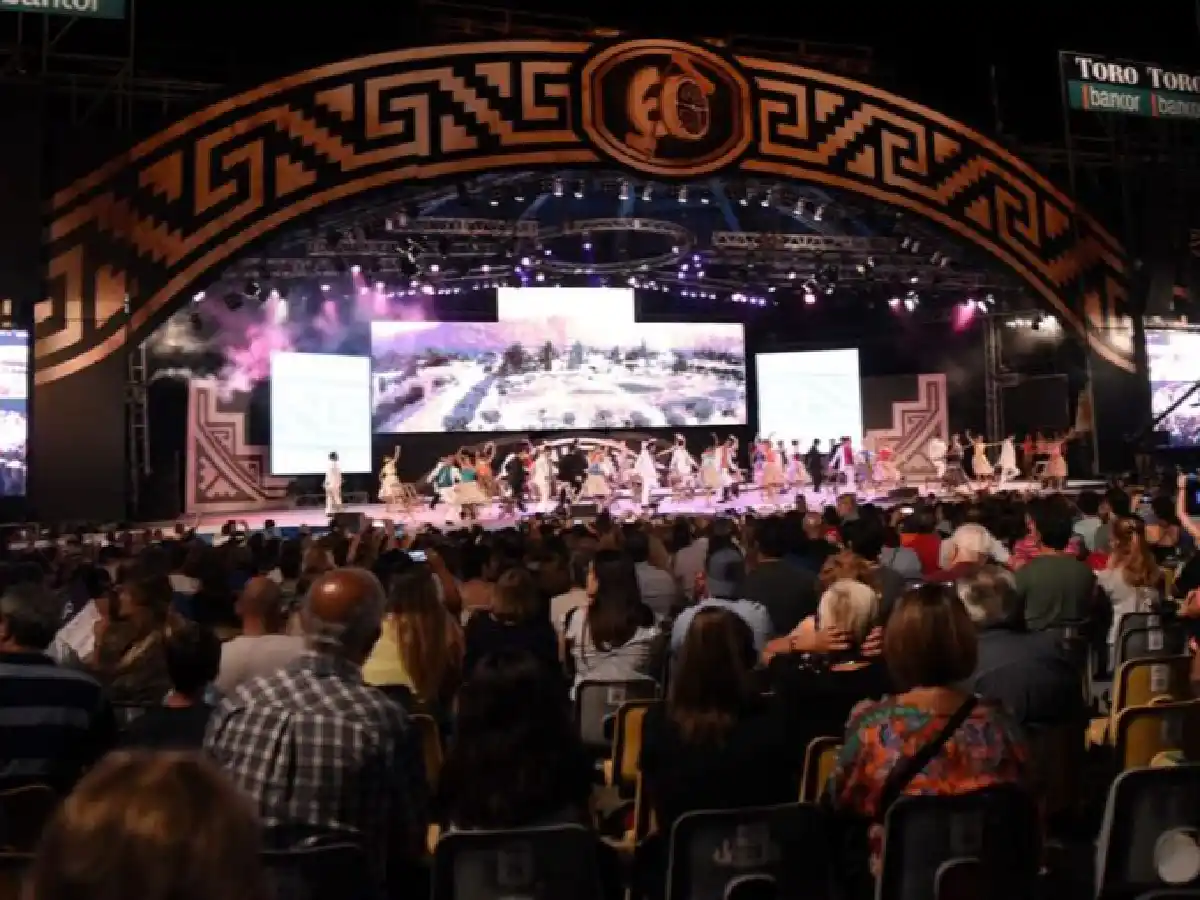 Con Jairo y el Indio Rojas arrancó el Festival de Cosquín 