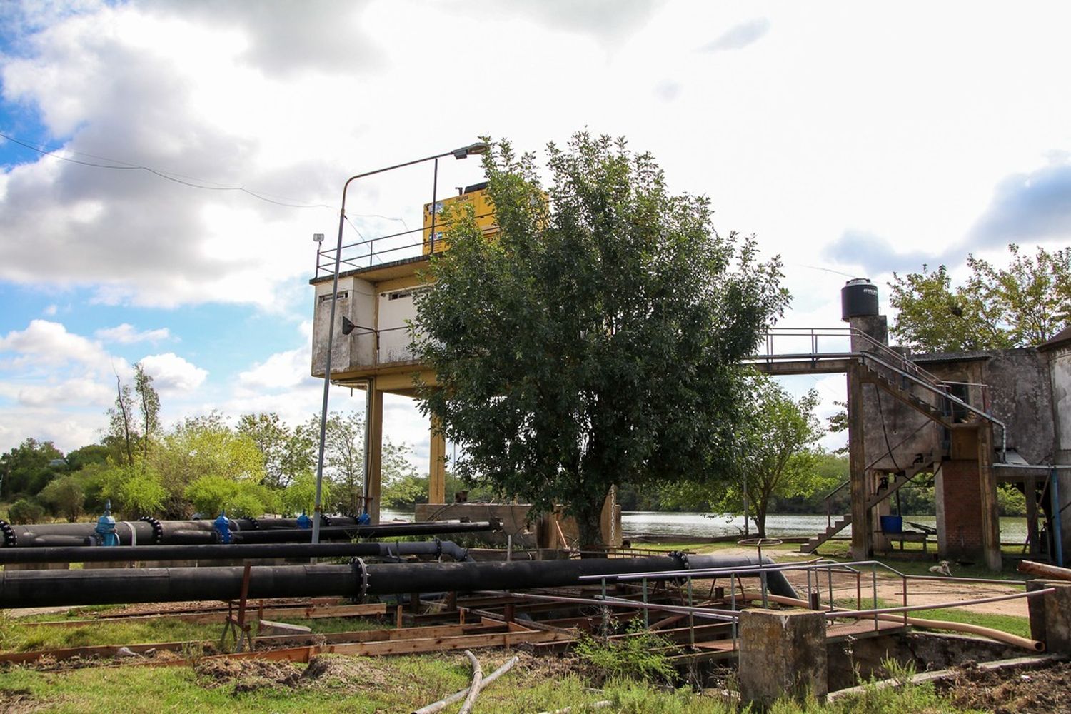 Avanzan las obras de la nueva toma de agua y se sigue trabajando en el recambio de cañerías en el casco histórico