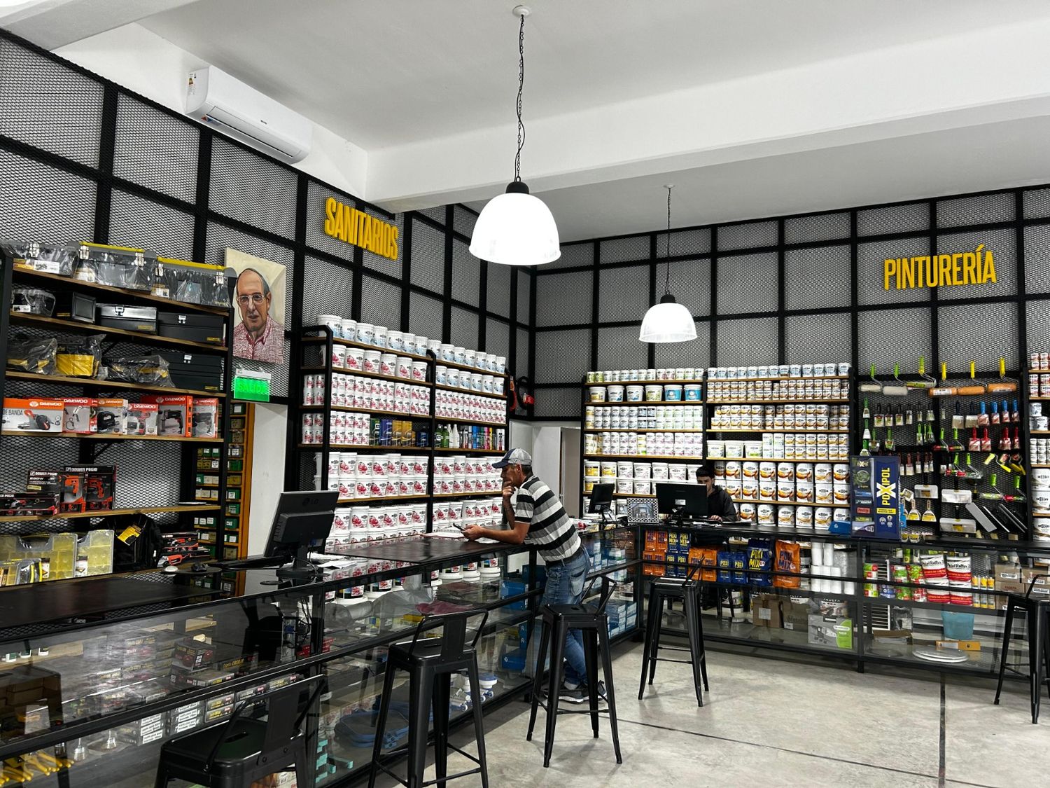 El renovado espacio dispuesto para una mejor atención a la clientela.