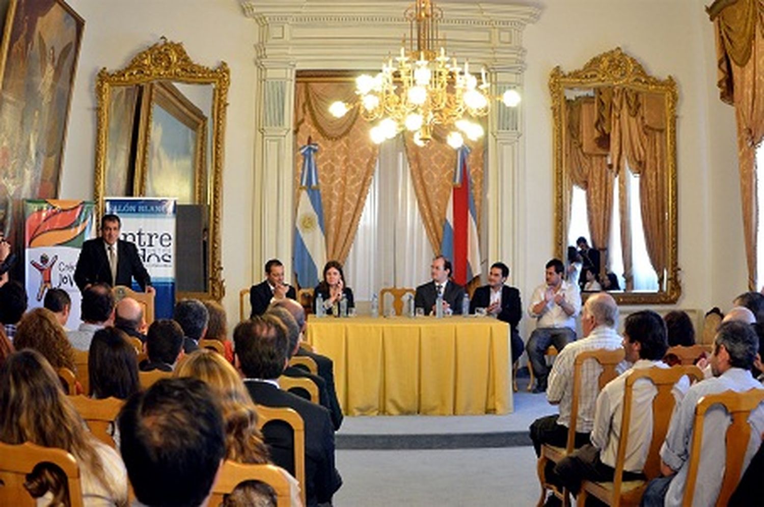 Presentaron el “crédito joven” para profesionales entrerrianos