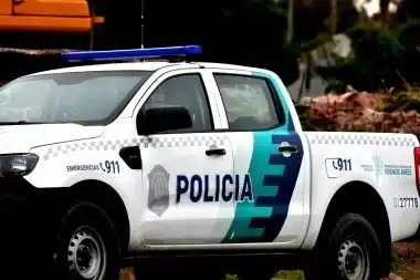 Un policía retirado baleó a un motochorro de 17 años que intentó asaltar a una mujer en Hurlingham