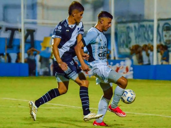 Alvarado cayó sobre el final en su visita a Racing de Córdoba