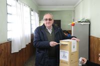 Miguel Lunghi emitió su voto y realizó un análisis general de las elecciones
