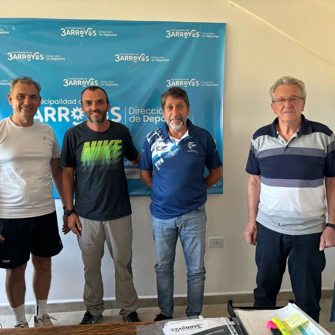 Pádel: dirigentes provinciales se reunieron con el director de Deportes