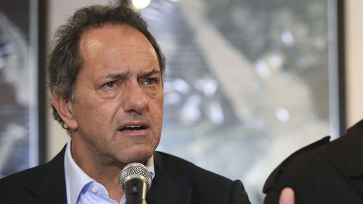 Citaron a declarar al ex gobernador Scioli por asociación ilícita y lavado de activos