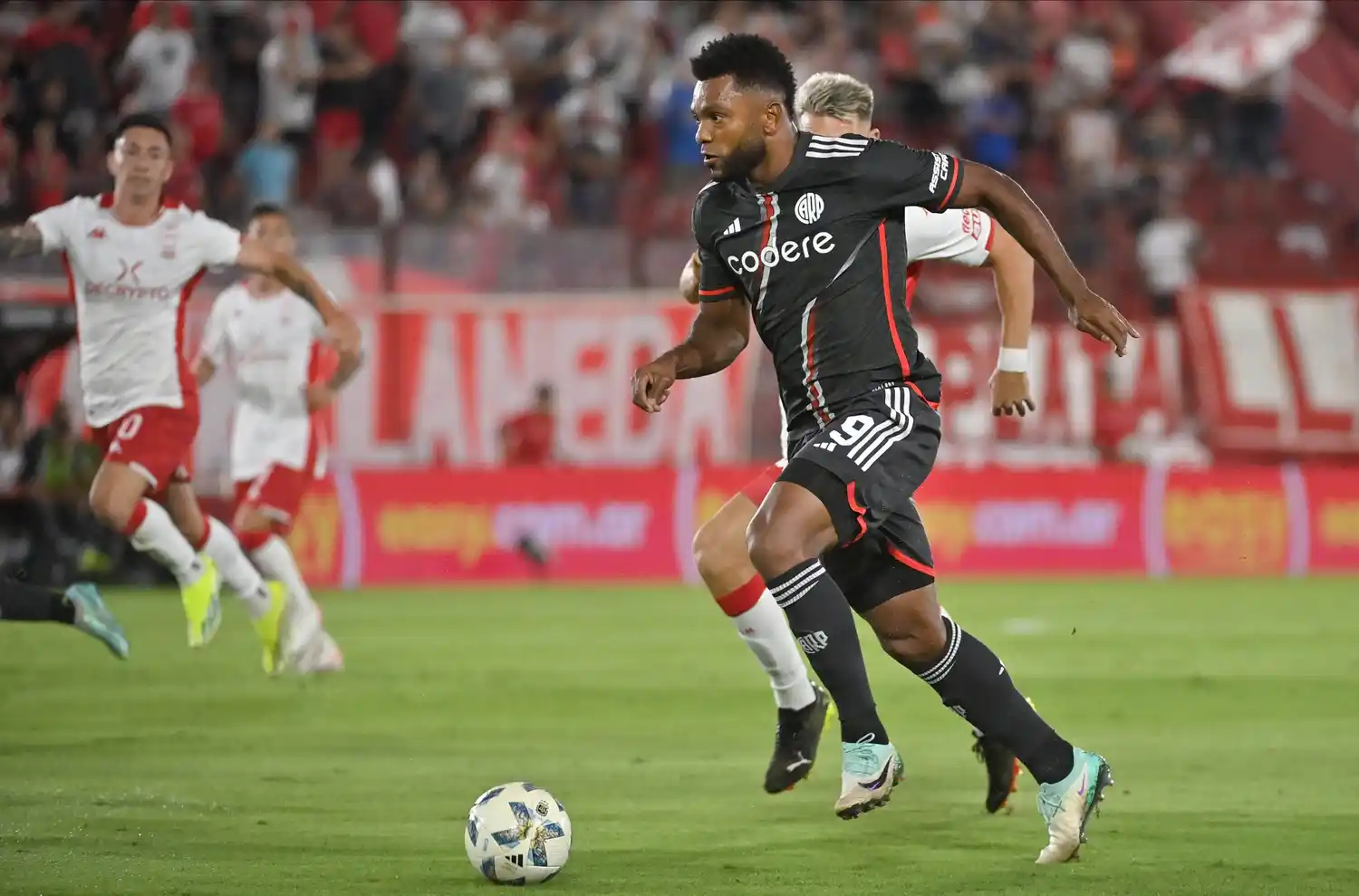 En Venezuela, River inicia su recorrido internacional