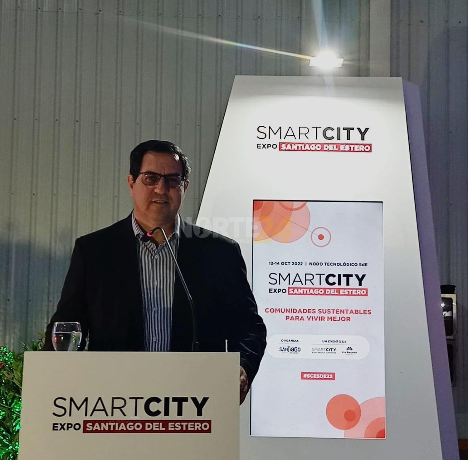 Vallejos disertó en la expo smart city de Santiago del Estero