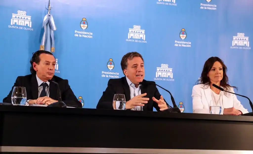 Anunciaron el congelamiento de tarifas y de 60 productos esenciales