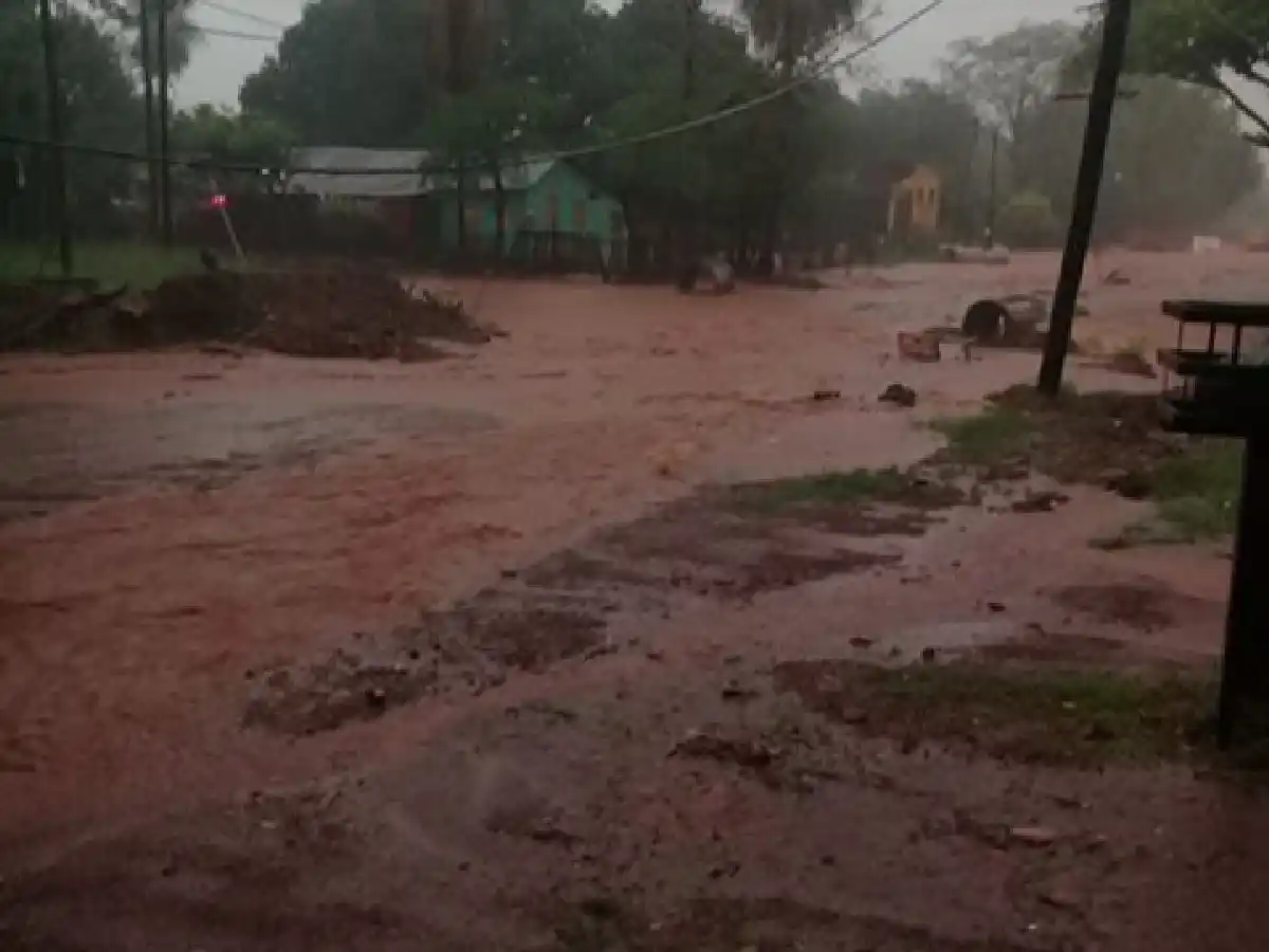 Fuerte temporal en Posadas afectó a más de 200 familias