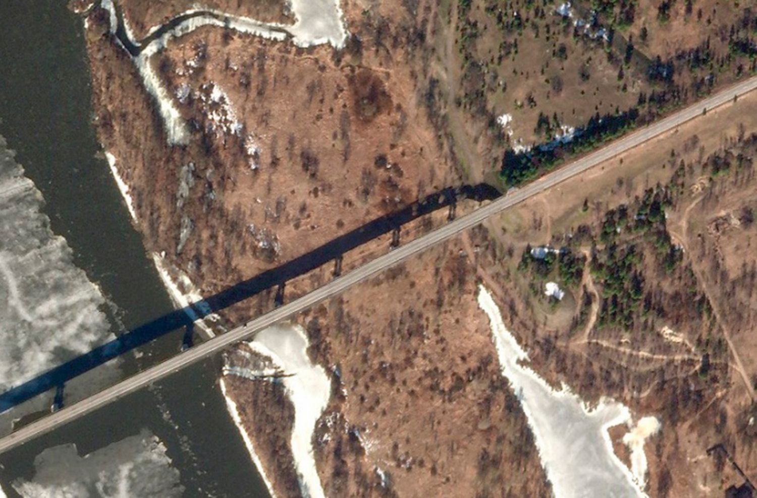 El ejército ruso controla la ciudad donde vive el personal de la planta de Chernóbil